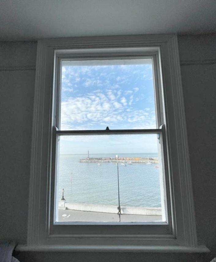 Stunning 2 Bedroom Sea View - Old Town Apartment Margate
