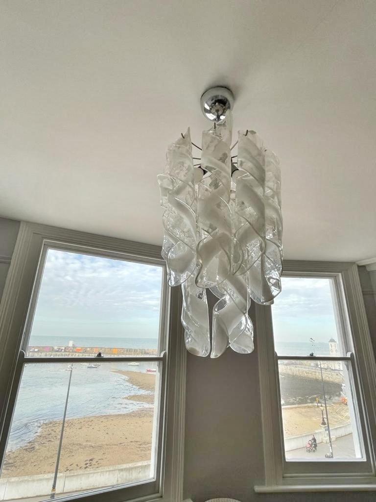 Stunning 2 Bedroom Sea View - Old Town *