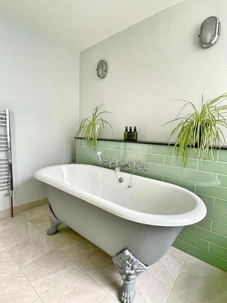 Apartment Stunning 2 Bedroom Sea View - Old Town *